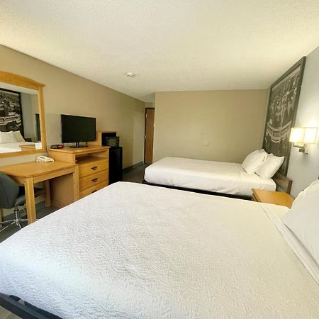 Super 8 By Wyndham St. Clair Mo Hotel Saint Clair Buitenkant foto